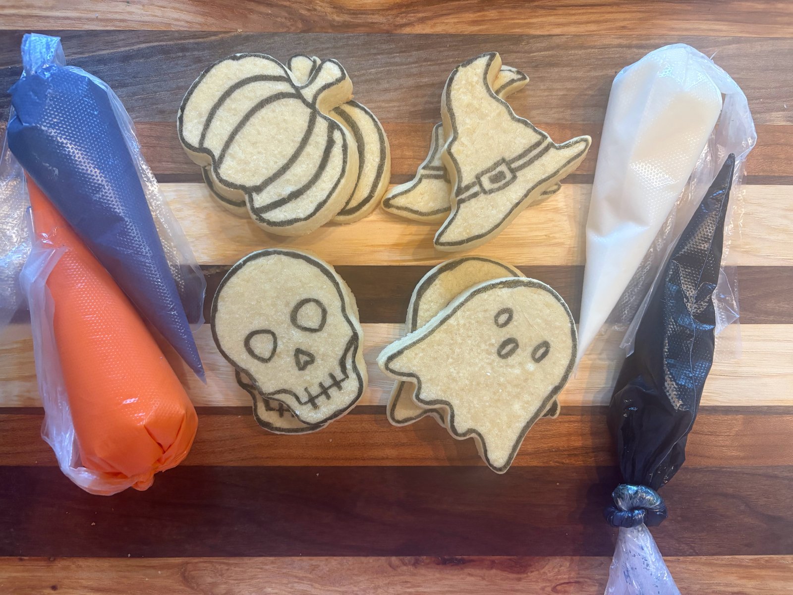 Seasonal cookie decorating kits